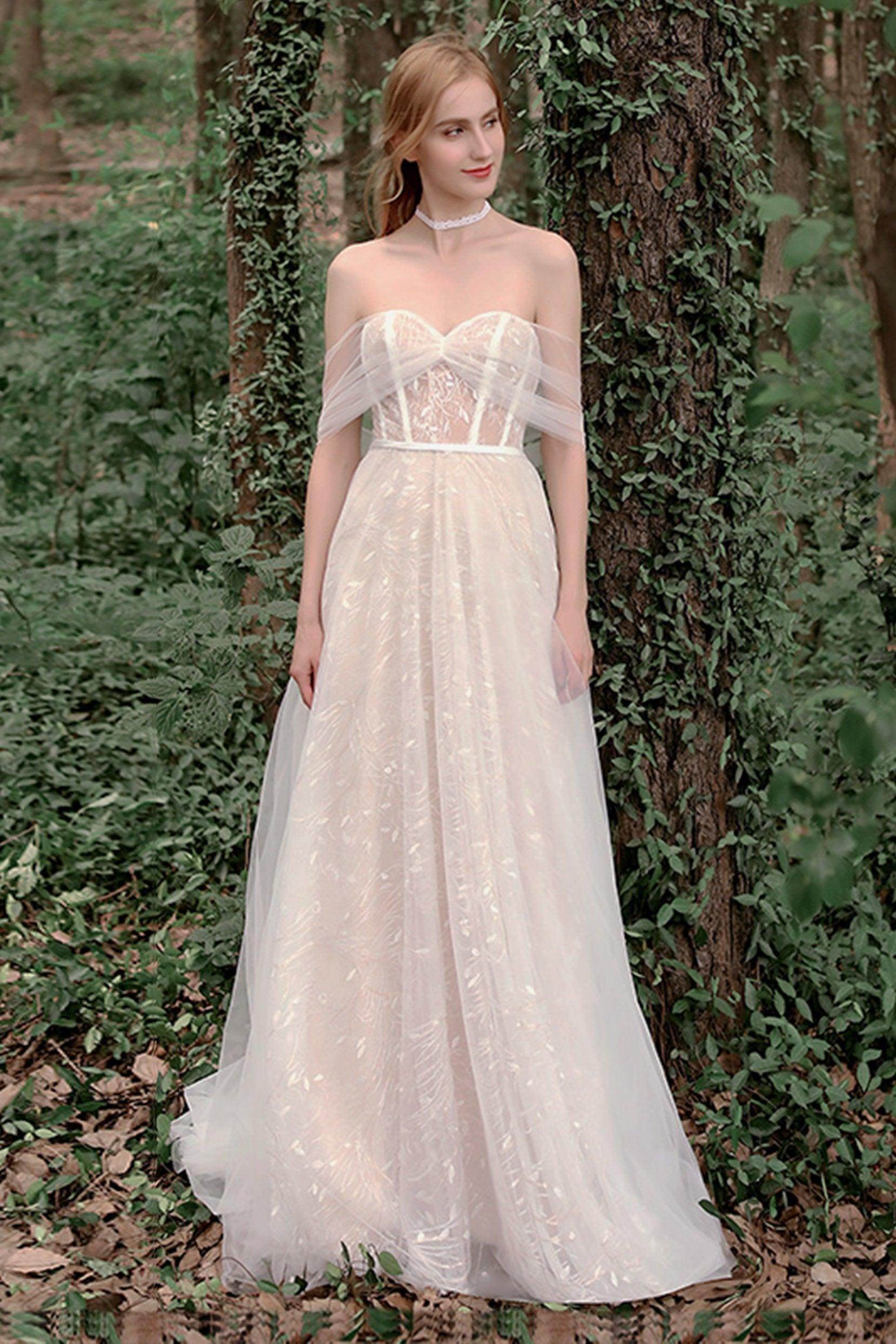 A-Line Sweep-Brush Train Lace Tulle Wedding Dress CW2758 - COCOMELODY